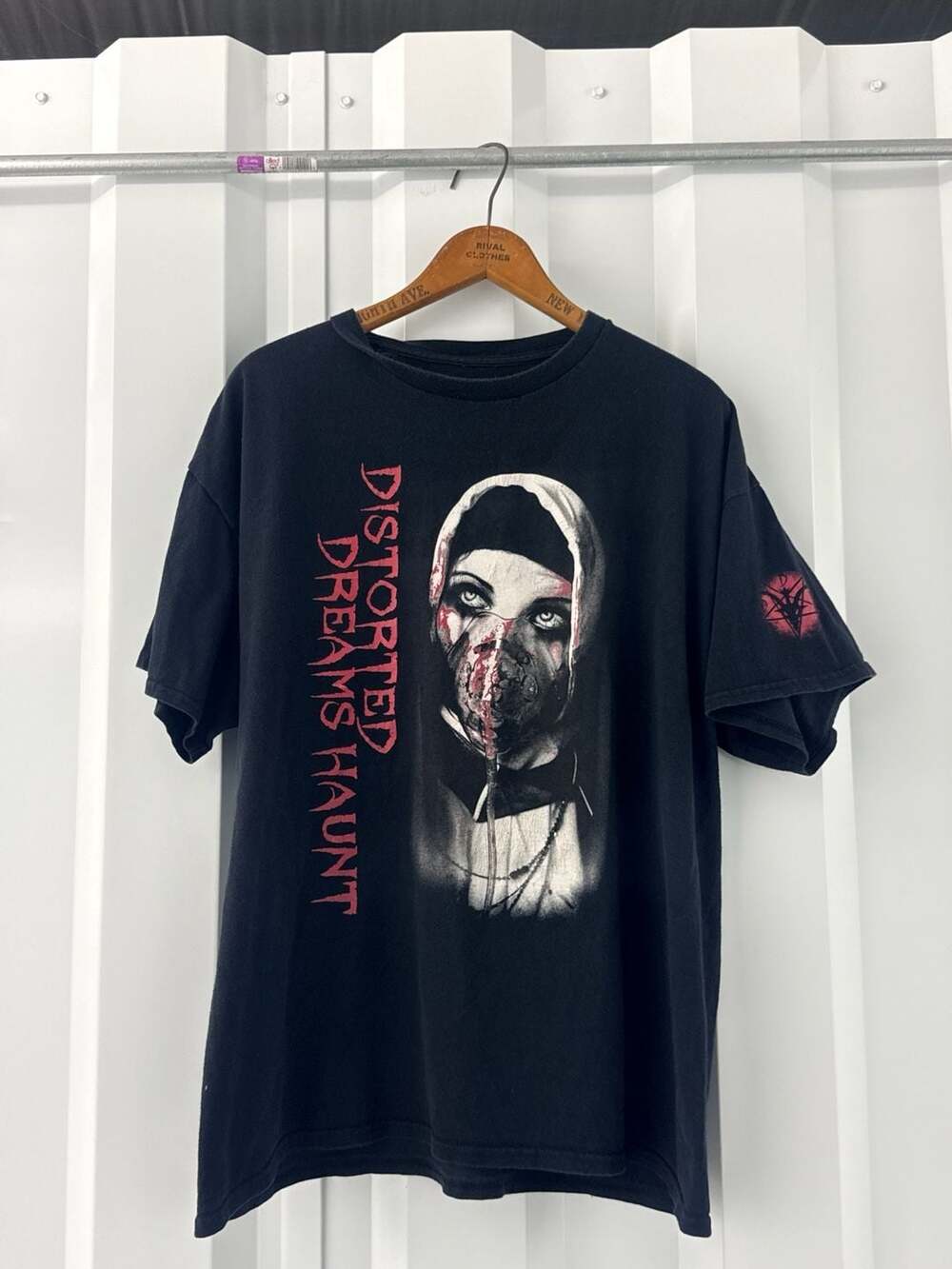 Distorted Dreams Haunt Graphic T-Shirt Black Size L Horror Nun Tee